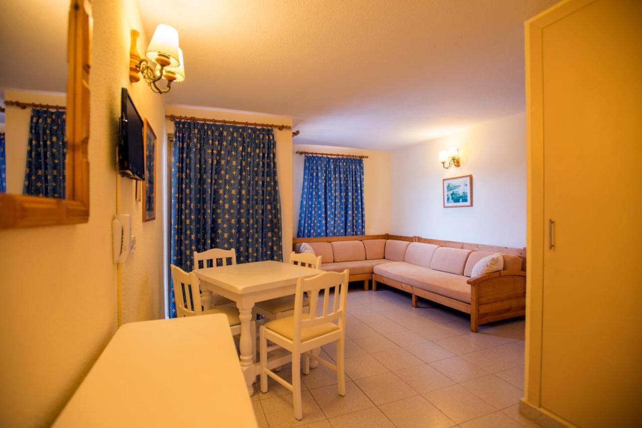 Casa Luis Apartments Санта-Эулалия-дель-Рио Экстерьер фото